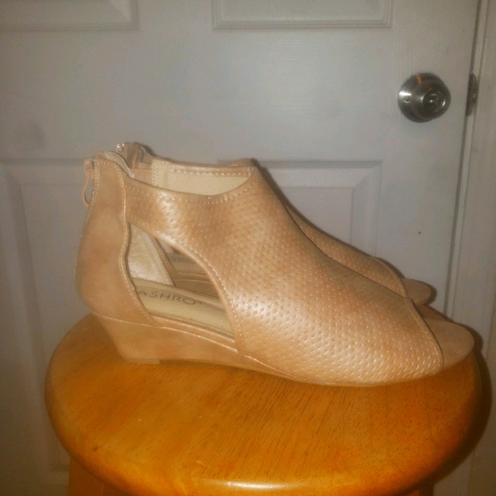 Shoes - Picture 3 of 3